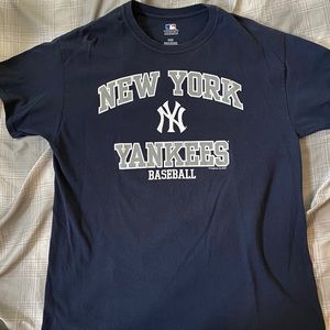 🚨SOLD🚨 New York Yankees Tee, Size L
